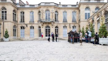 Des milliers de manifestants à Paris dénoncent la vie chère en Outre-mer